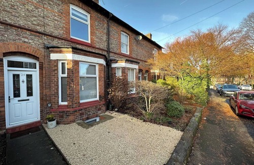 Trafford House | Pass the Keys | The Oaks