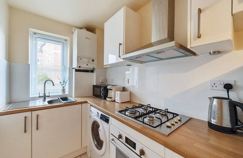Cowley Apartment | Pass the Keys | Trendy 2BR Apartment inc. Parking - Cowley, Oxford