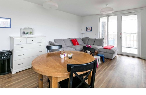 Trumpington Apartment | Pass the Keys | ★TRENDY SUNLIT 2BR Cambridge Home /FREE PARKING ★