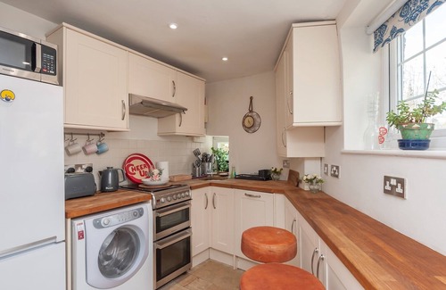 Headingley House | Pass the Keys | Wonky Cottage with amazing garden