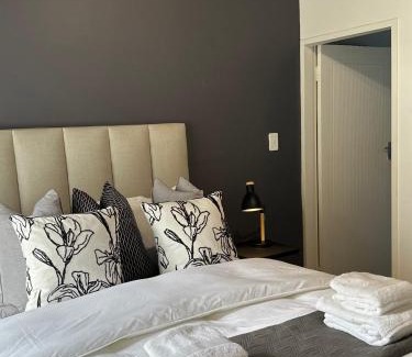 Muckleneuk Apartment | Pass-through Apartments