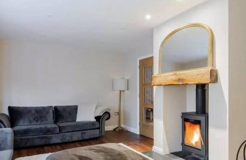 Filby House | Passing Moon- Filby (Norfolk Broads)