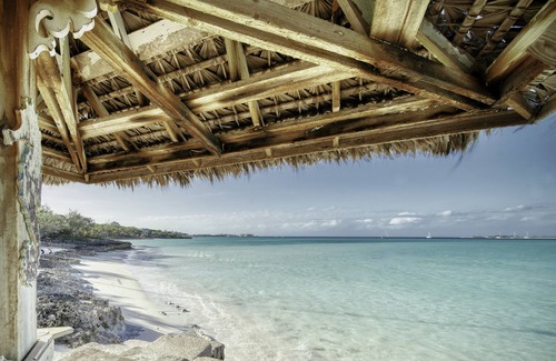 Clarence Town Cottage | Passionate Pelican: Private Oceanfront Cottage