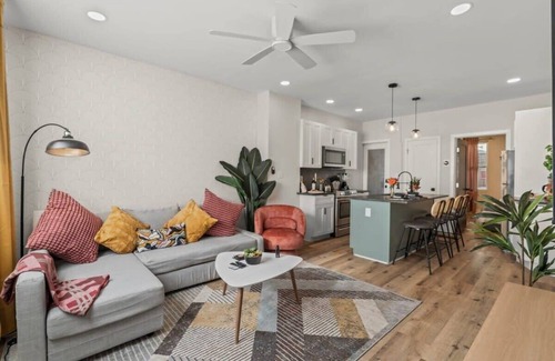 Passyunk Square Apartment | Passyunk Square Spacious 1 BR Oasis- Huge Deck