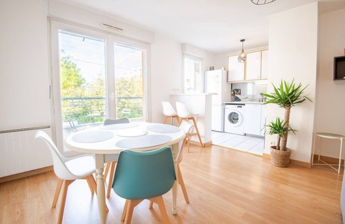 La Fuye-Velpeau Apartment | Pastel colors - Tours