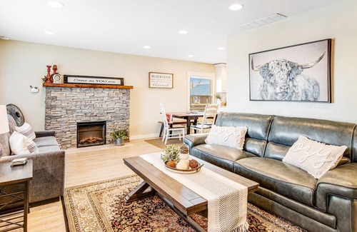 Eagle House | Pastoral Escape with WiFi, Fireplace, Private Washer/Dryer, & Large Firepit