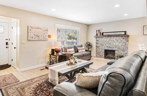 Eagle House | Pastoral Escape with WiFi, Fireplace, Private Washer/Dryer, & Large Firepit