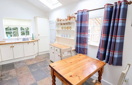 Holton Le Clay Cottage | Pat's Cottage