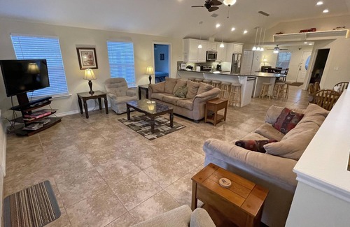 Crockett House | "Pat's Place" An incredible lakefront home with kayaks and decks galore.