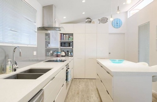 Papamoa Beach House | Pat's Place on the Beach