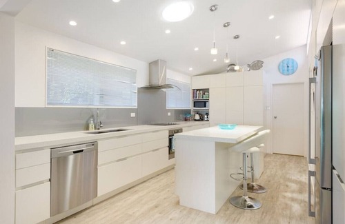 Papamoa Beach House | Pat's Place on the Beach