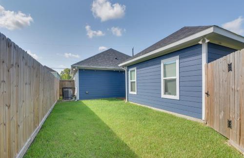Northeast Houston Apartment | Patio and Fenced Yard Apt 9 Mi to Dtwn Houston!