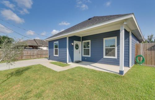 Northeast Houston Apartment | Patio and Fenced Yard Apt 9 Mi to Dtwn Houston!