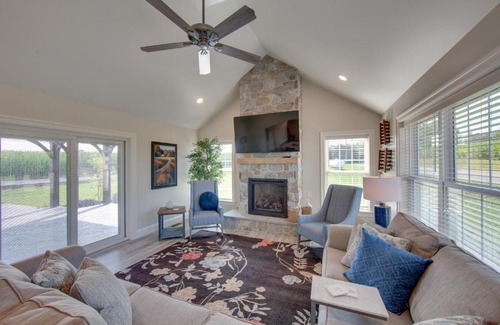 Gordonville House | Patio and Yard Newly Built Retreat in Ronks!