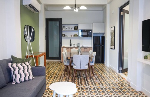 Santurce Hotel | Patio Elba Heritage 2 Bedroom Suite