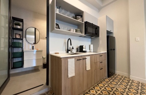 Santurce Hotel | Patio Elba Heritage 2 Bedroom Suite