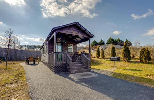Sevierville House | Patio, Fire Pit and Grill Central Sevierville Cabin