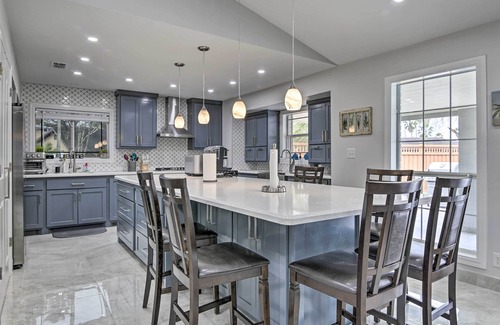 Brownsville House | Patio & Grill: Spacious Gem Near Gulf Coast!