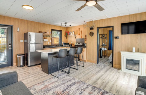 Bailey Cabin | Patio & Hot Tub: Cozy Cabin Retreat in Bailey!