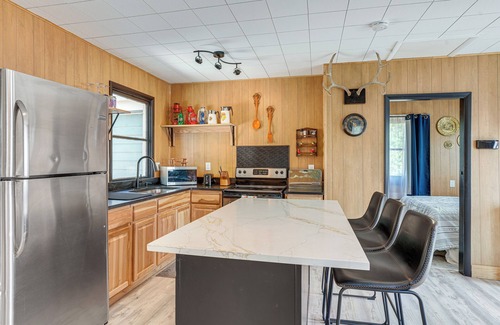 Bailey Cabin | Patio & Hot Tub: Cozy Cabin Retreat in Bailey!