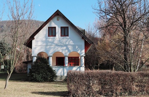 Badacsonytordemic House | Patio House with panoramic views and 5 minutes from beach dog-friendly n
