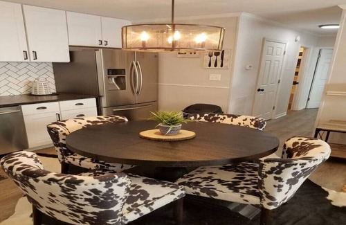 Tallahassee Condo | Patio Paradise, 1.6 miles to FSU Stadium!