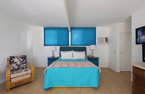 Desert Park Estates Hotel | Patio, Pool, Firepit | Queen Studio at Monkey Tree