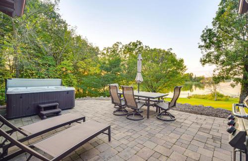 Siren House | Patio, Views and Hot Tub Quiet Lakeside Cabin