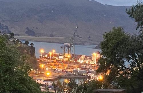 Lyttelton Apartment | Paton Place Harbour Hillviews