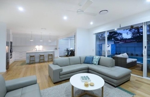 Patonga House | Patonga perfection - spacious beach house + pool