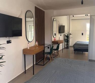 Zavlani Apartment | Patras Blue Sea and Sky Deluxe Apartment