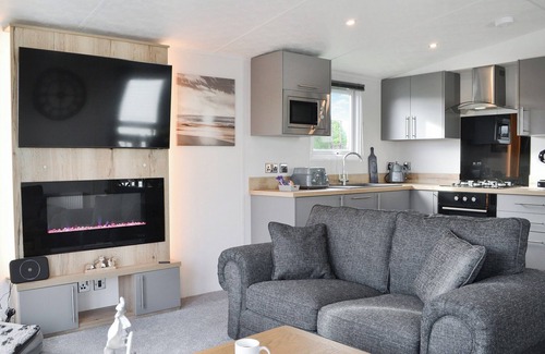 Patrington Haven Cottage | Patrington Haven is a pristine lodge park with an array of facilities.