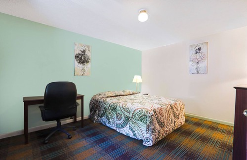 Blue Jay Hotel | Patriot Inn Motel Beaver WV, by OYO