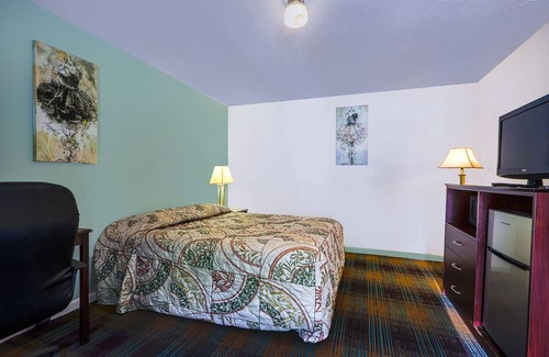 Blue Jay Hotel | Patriot Inn Motel Beaver WV, by OYO