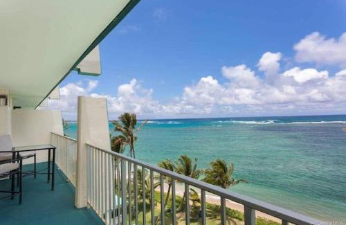 Hauula House | Pats at Punalu'u - Beachfront Locations