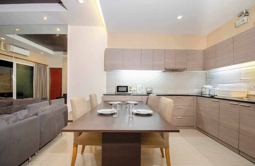 Na Kluea Villa | pattaya pool villa 4 bedrooms