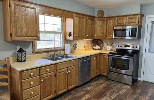 Oneonta House | Patten Place - Close to everything in Oneonta - clean, updated private home.