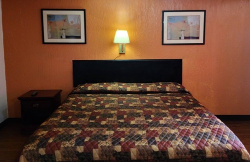 Bay City Hotel | Paul's Motel