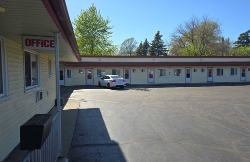 Bay City Hotel | Paul's Motel
