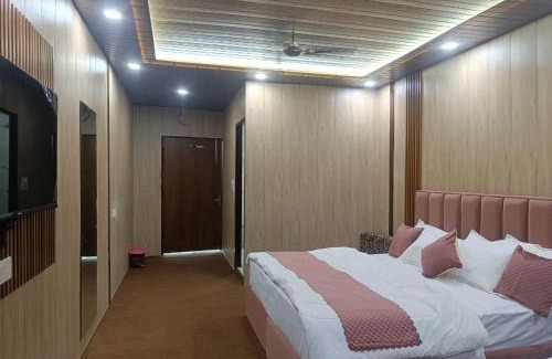 Barkot Hotel | Pavani Resort