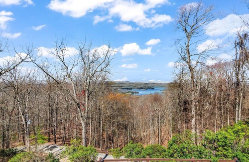 Ridges Over the Lake Ski Chalet | Paved Roads, Pickleball, Killer Views of Lake, Hot Tub