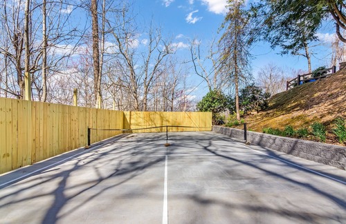 Ridges Over the Lake Ski Chalet | Paved Roads, Pickleball, Killer Views of Lake, Hot Tub