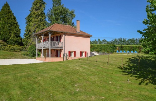 Saint-Medard-d'Excideuil House | Pavilion in France with Heated Pool & Views