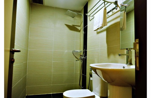Lutong Hotel | Pavilion Inn