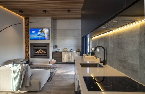 Lenswood Villa | Pavilions at Lenswood