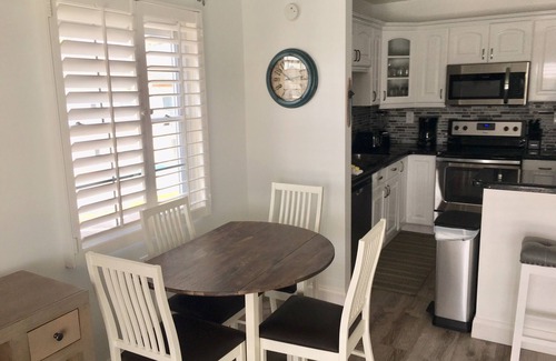Marco Island Condo | Pavillion Club Condo with dock and pool on the Gulf. Discount on extended stays
