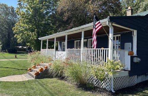Paw Paw Lake Cottage | Paw Paw Lake Retreat