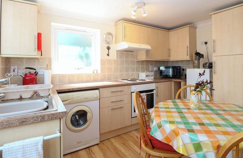 Irstead House | PAWS-A-WHILE, pet friendly, with a garden in Hoveton & Wroxham