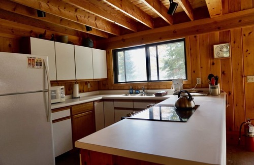 La Pointe House | Payne Cottage - Family Home with Lake Superior Access!