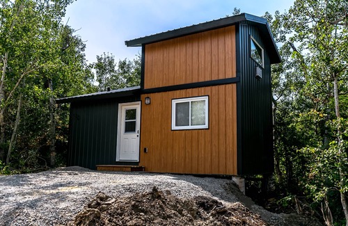 Mountain View House | Payne Lake Wilderness Huts - Grizzly Basin